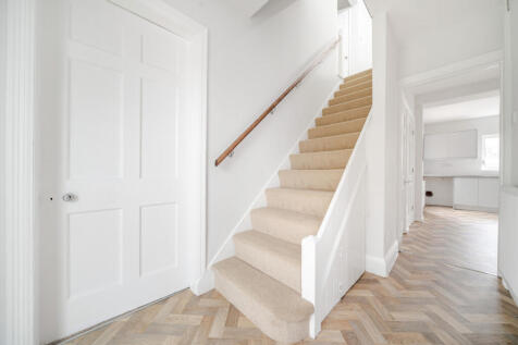 1369784-6-68f2151...