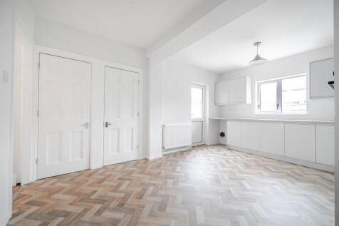 1369784-7-68f2155...