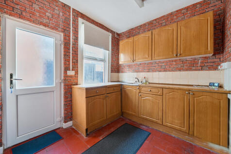 1374166-8-6904de6...