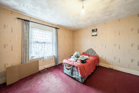 1375098-7-690caf0...