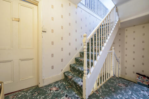 1375098-9-690caf5...