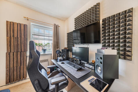 1375970-7-690e062...