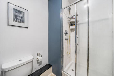 1375970-4-690e05f...