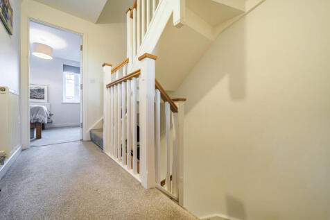 1377012-18-691225...