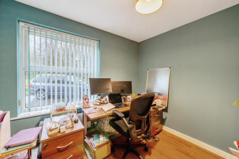 1374512-4-69172cf...