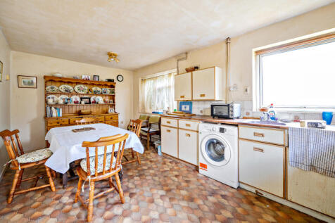 1301831-8-683d93e...