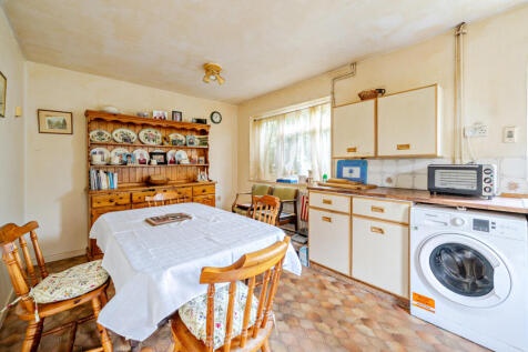 1301831-4-683d92a...