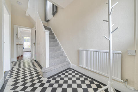 1361586-7-68dd4df...