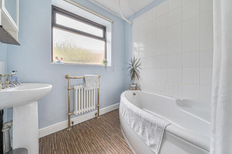 1361586-3-68dd4db...