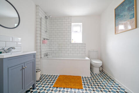 1368881-7-68f0c0a...