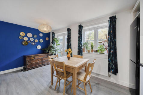 1364323-7-68e6394...