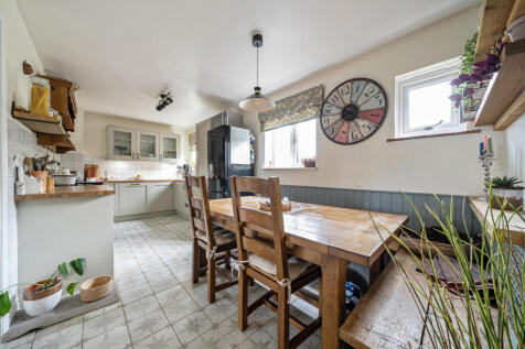 1365497-8-68f787d...