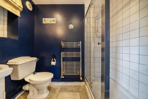 1365497-5-68f7851...