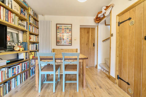 1371215-10-68f8f9...