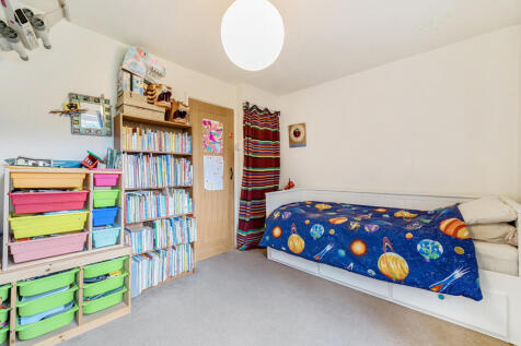 1371215-16-68f8f9...