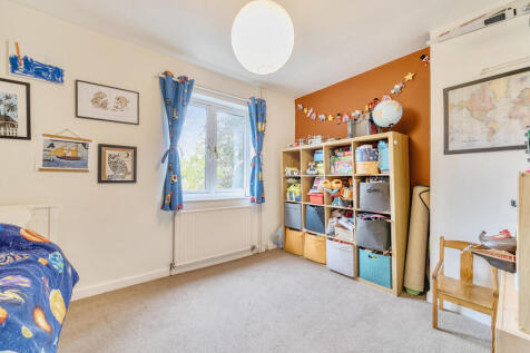 1371215-17-68f8f9...