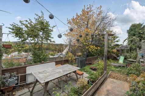 1371215-5-68f8f8f...