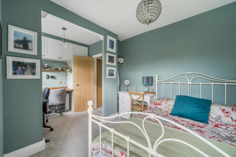 1370362-19-68ffa7...