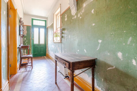 1372392-2-68f8c47...