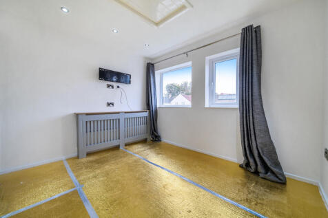 1374044-4-690c7e0...