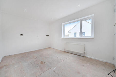 1374044-2-690c7dc...