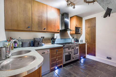 1372510-9-6911ebf...