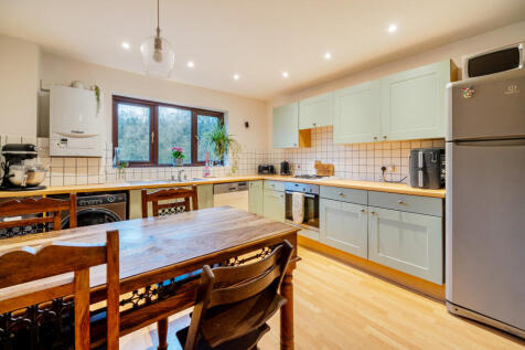 1376615-8-6911d69...