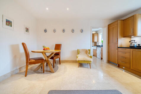 1372867-2-6904b15...