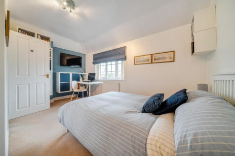 1372867-1-6904ad6...