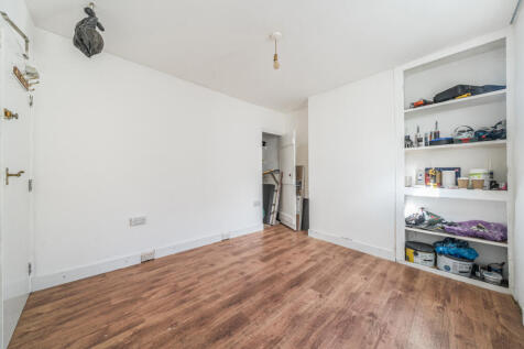 1362997-6-68e3a34...