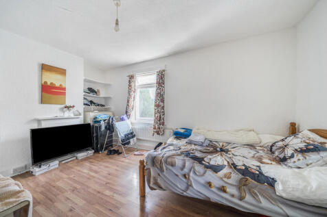 1362997-12-68e3a4...