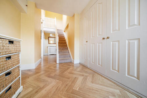 1384779-1-6924629...