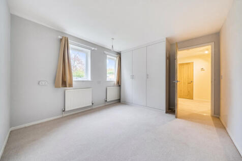 1364385-5-68ecbb7...