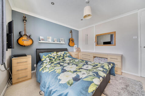 1369124-4-68f0b55...