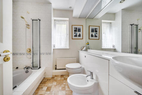 1371251-15-68f8c9...