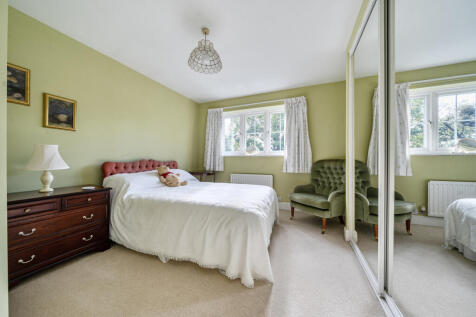 1371251-12-68f8c9...