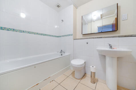 1369269-9-68ecf16...