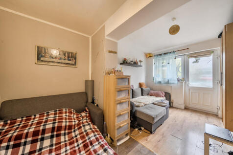 1369454-3-68f247a...