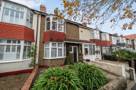 1372710-3-690b434...