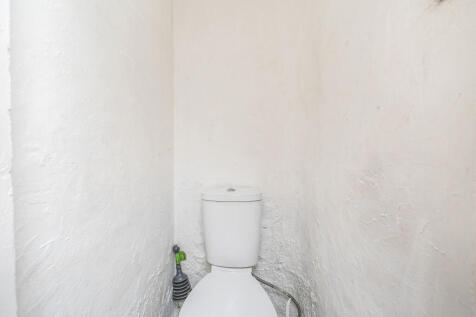 1363720-12-68e7ab...