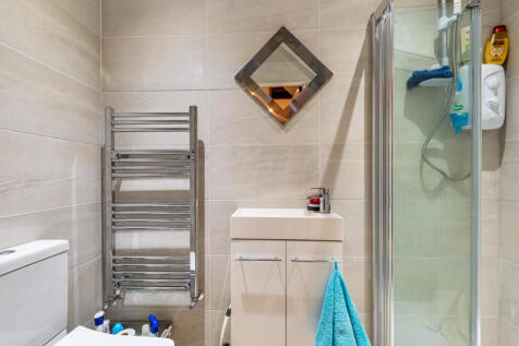 D.S Shower Room