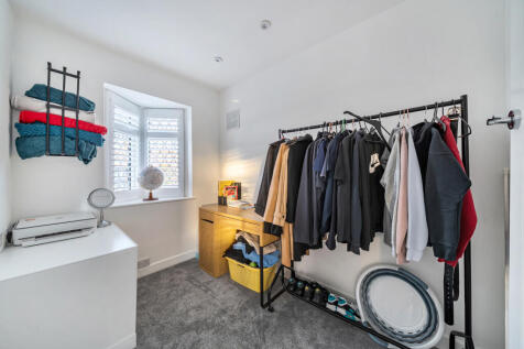 1374054-1-6900f19...