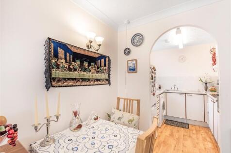 Lounge/ Kitchen