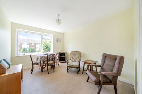 Bedroom Two /Dining