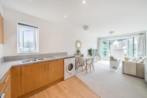 Kitchen / Lounge