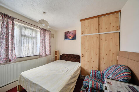 1296445-15-682d9b...