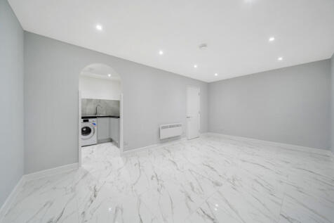 1365826-5-68e7c6e...