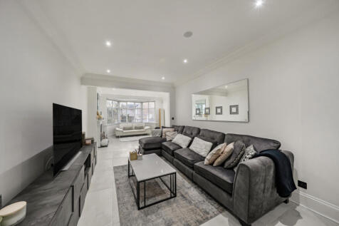 1371185-7-690a370...