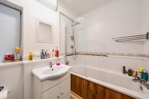 1376275-4-690c74d...