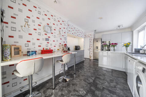 1361478-9-68da869...